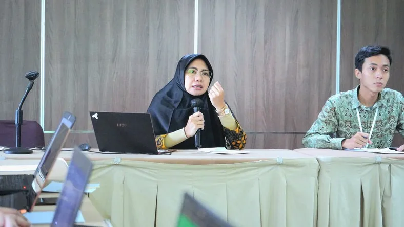 Speaker at an NSI event